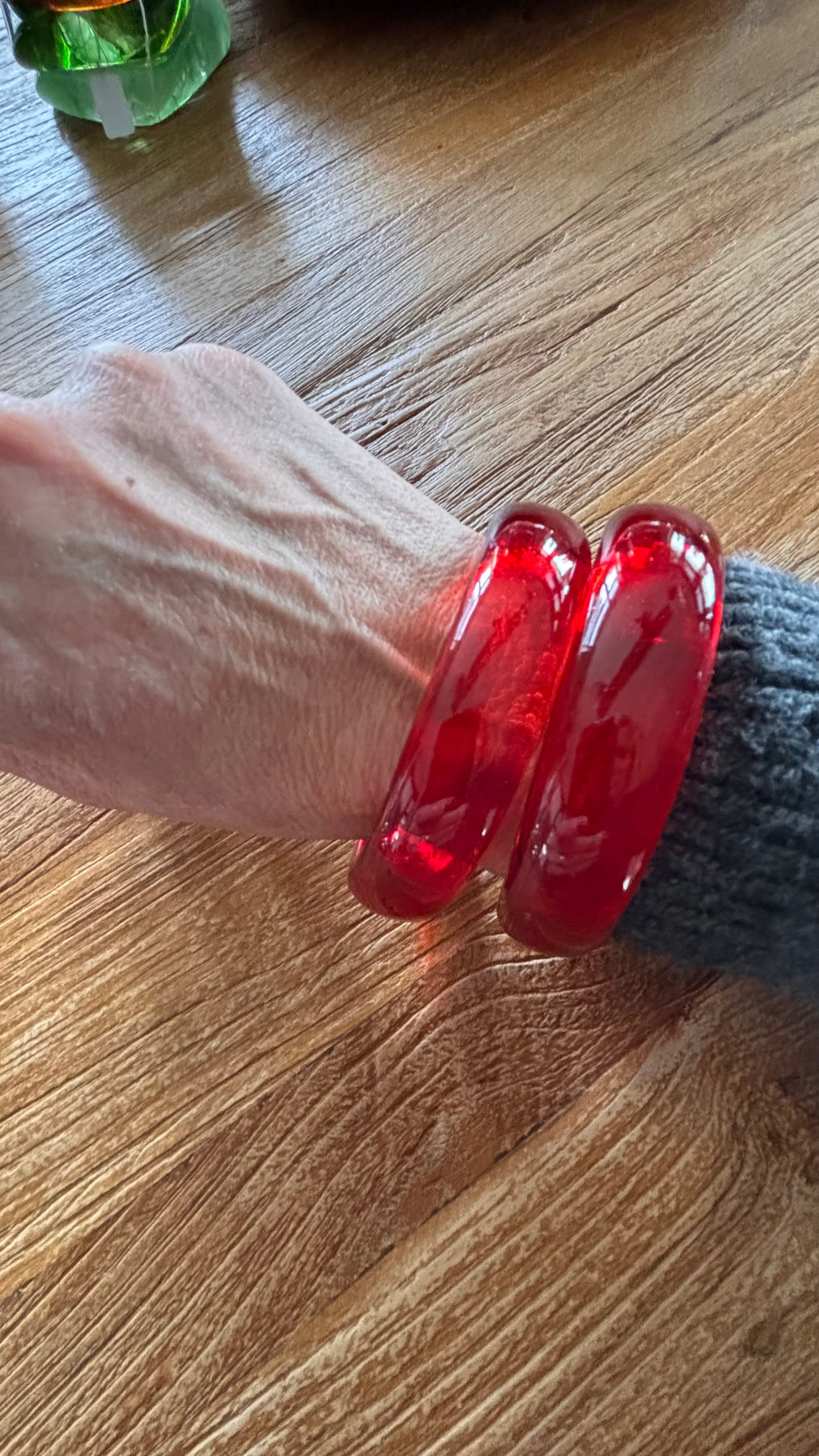 Resin bangle rood