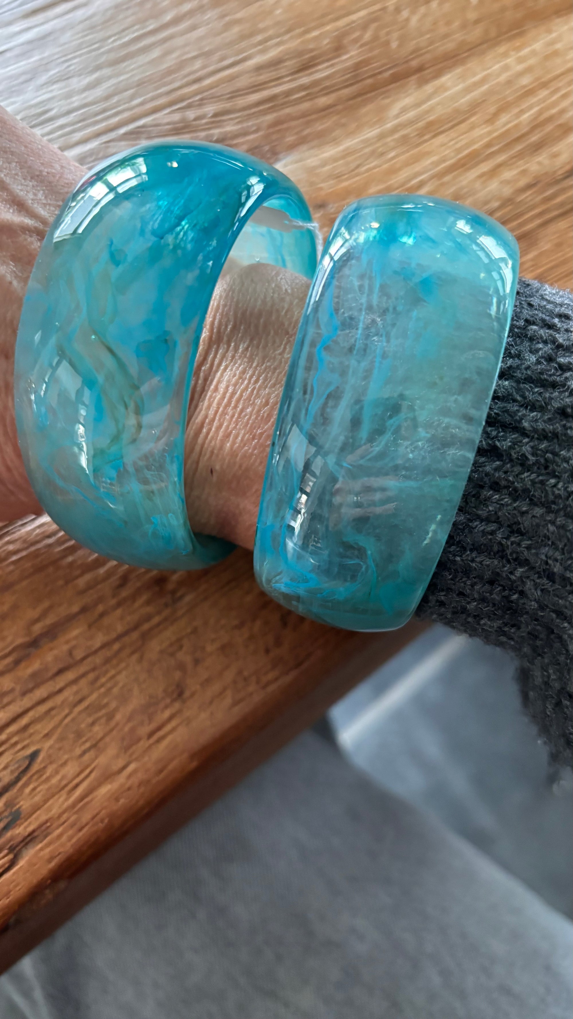 Resin armband aqua