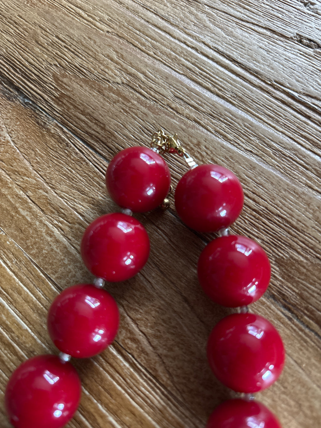 Candy cream red, korte ketting.