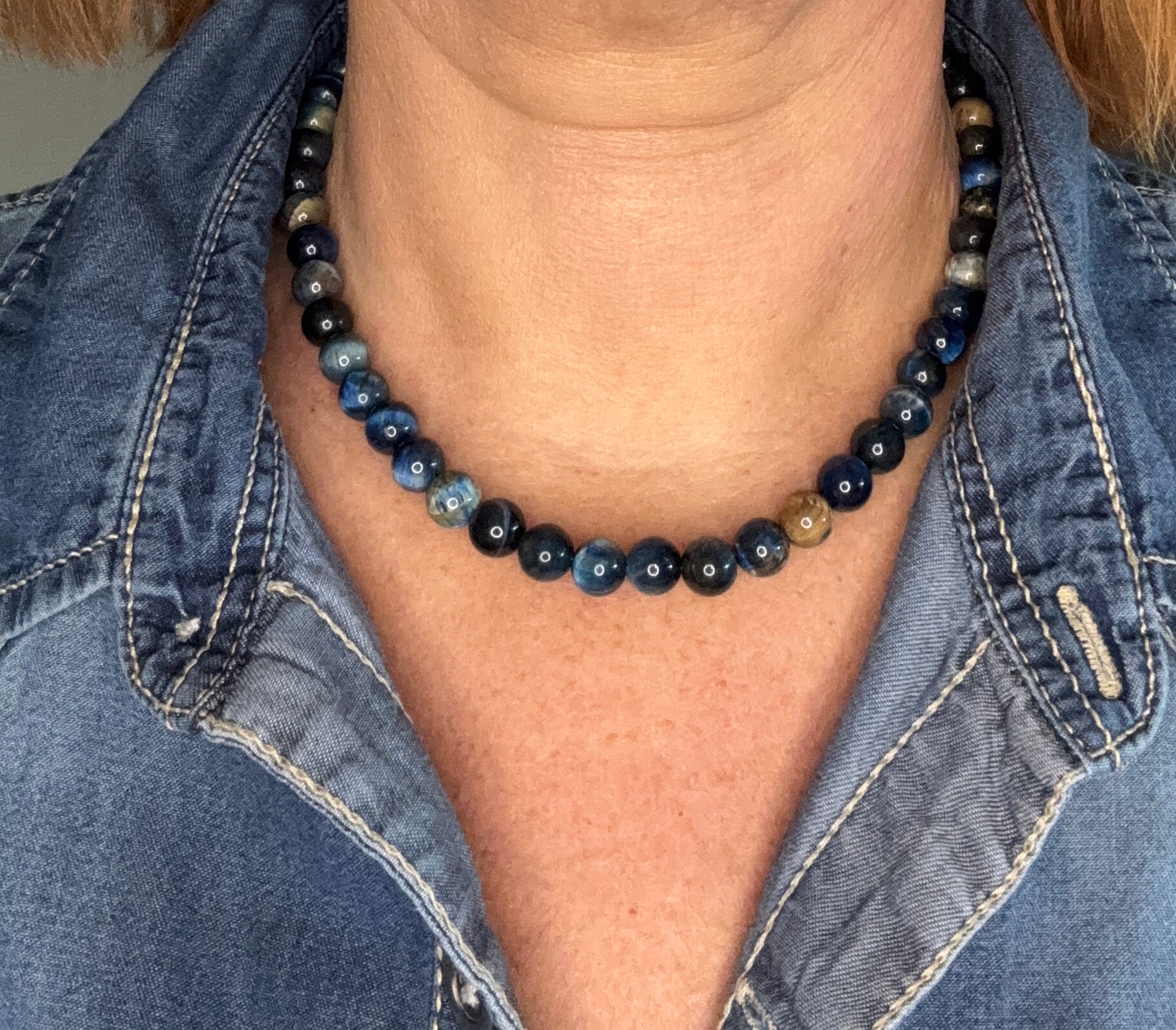 Korte ketting blauw gemêleerd