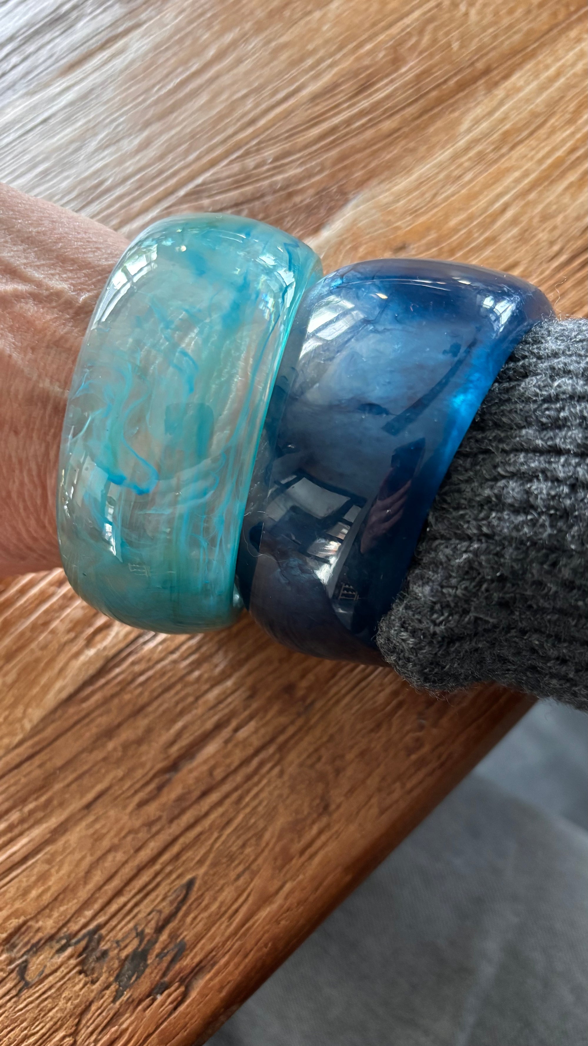 Resin armband aqua