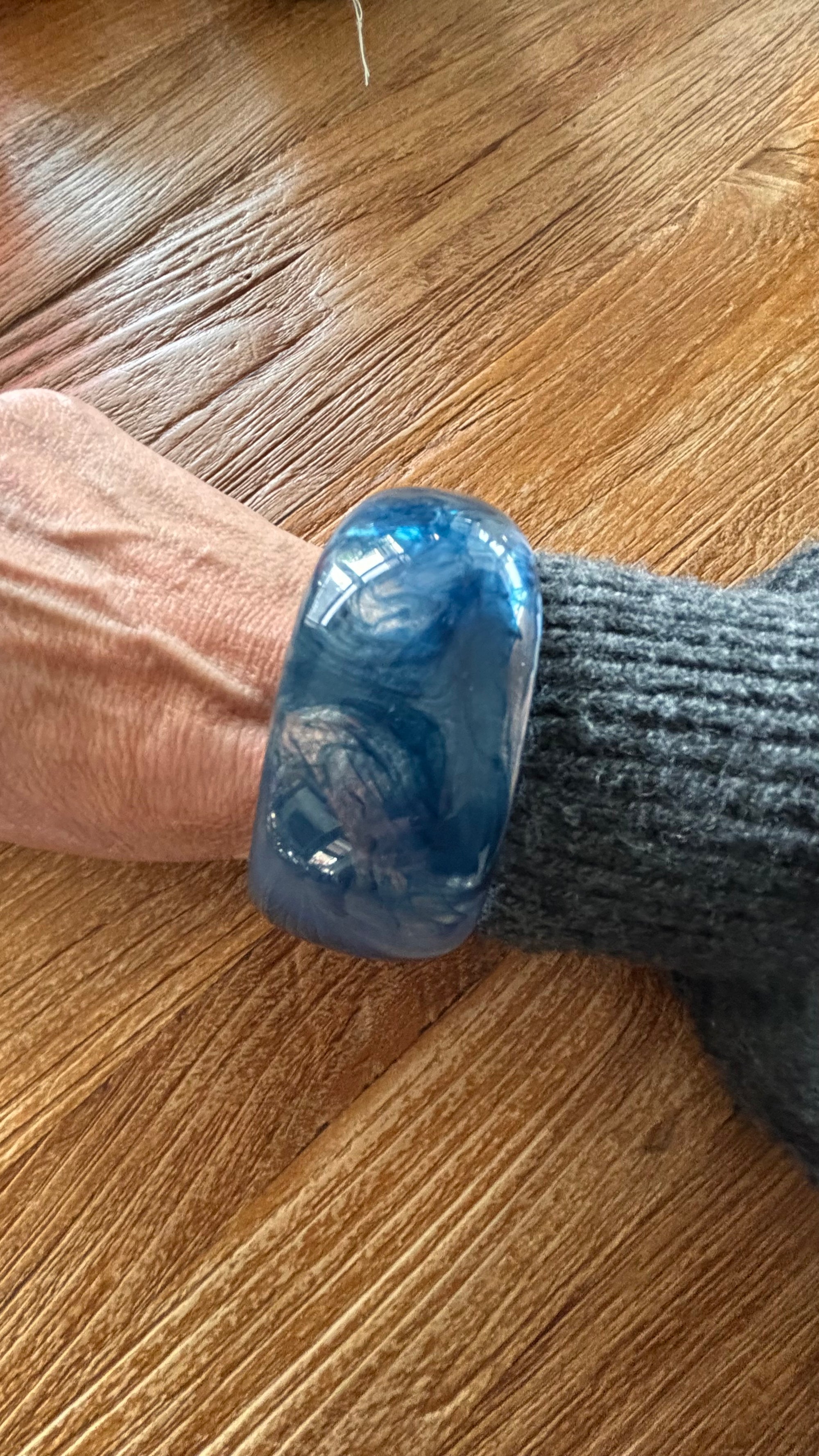 Resin bangle jeans blauw