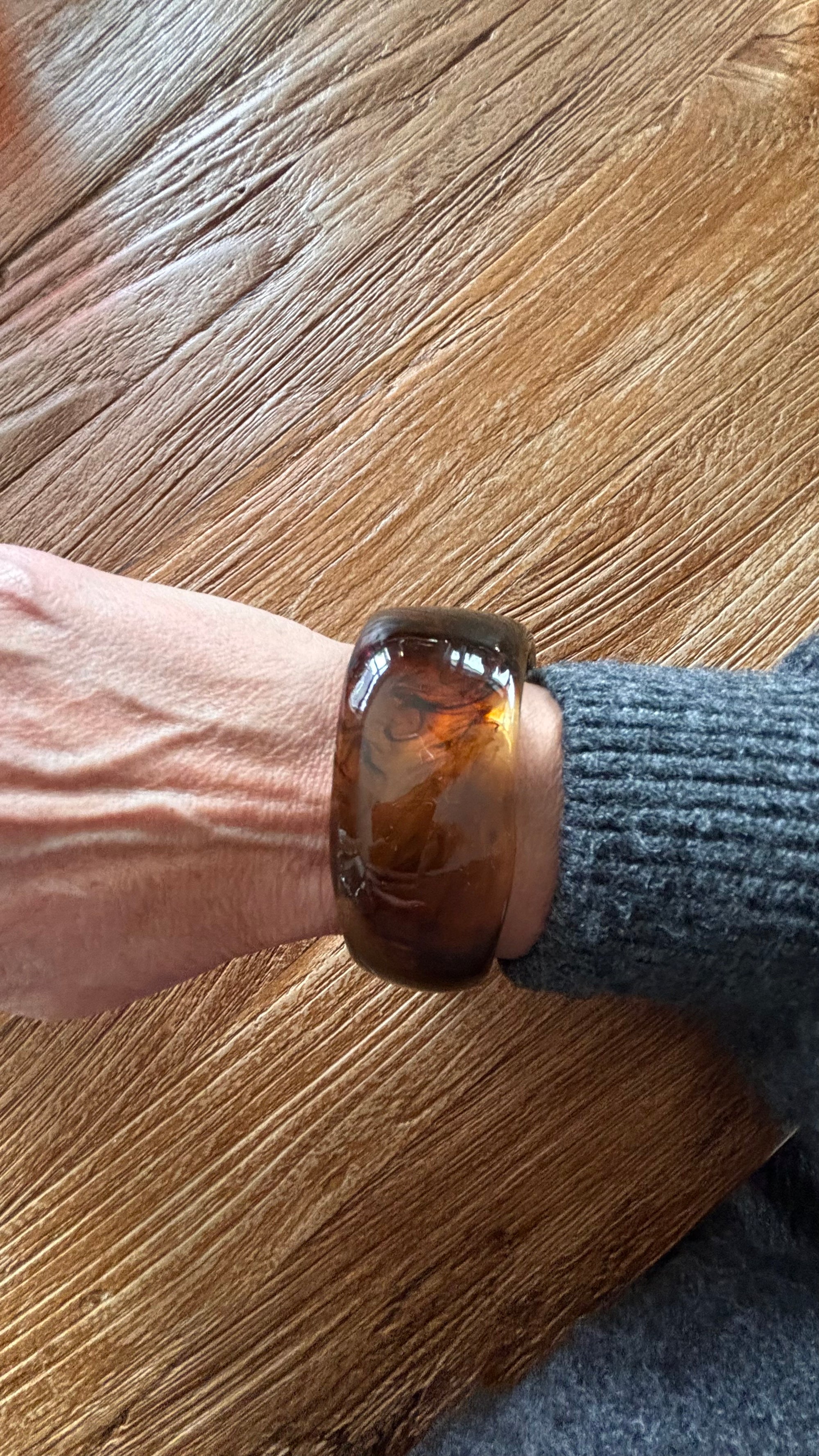 Bruine resin armband