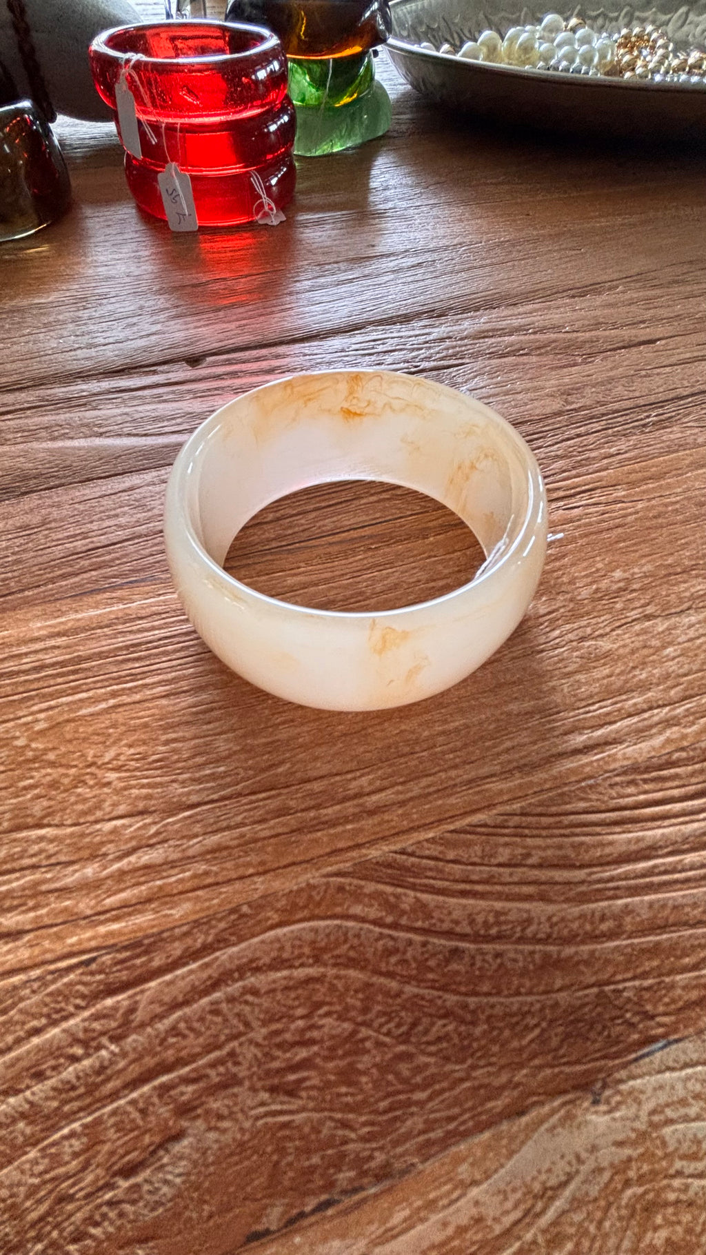 Ivoorkleur resin bangle