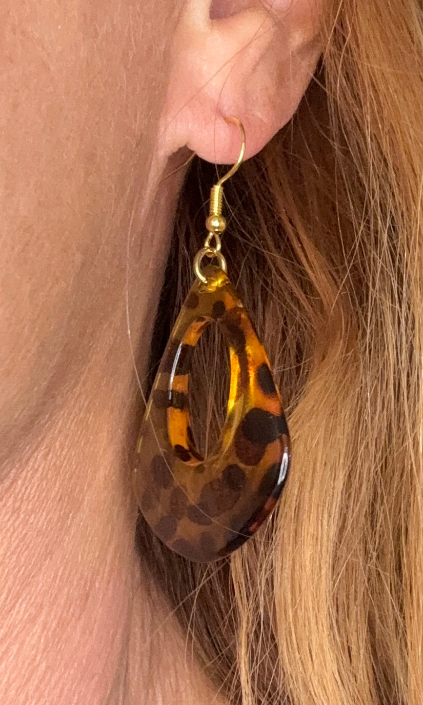Acryl oorbellen Leopard drop