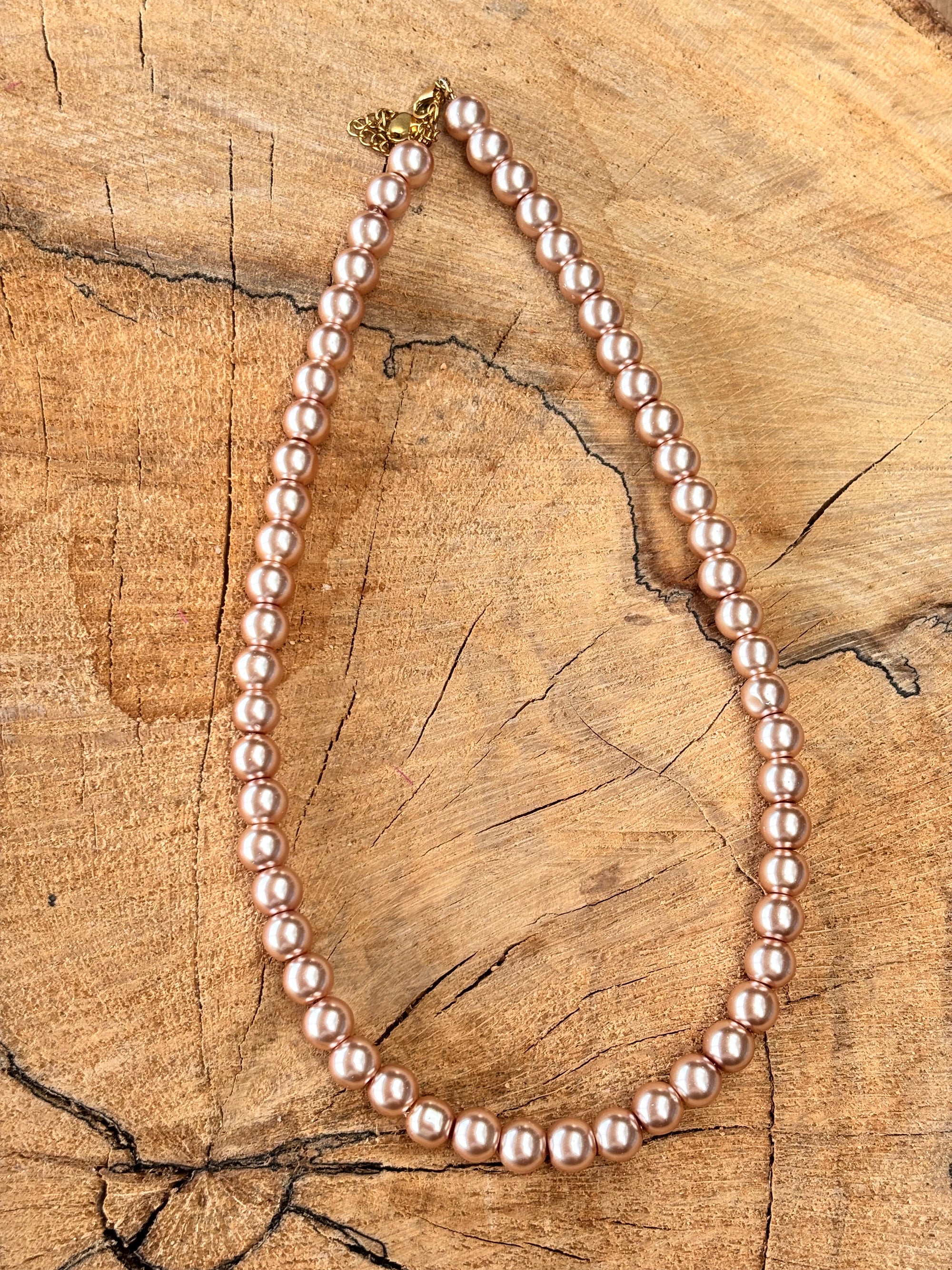 Kort parelsnoer taupe brown