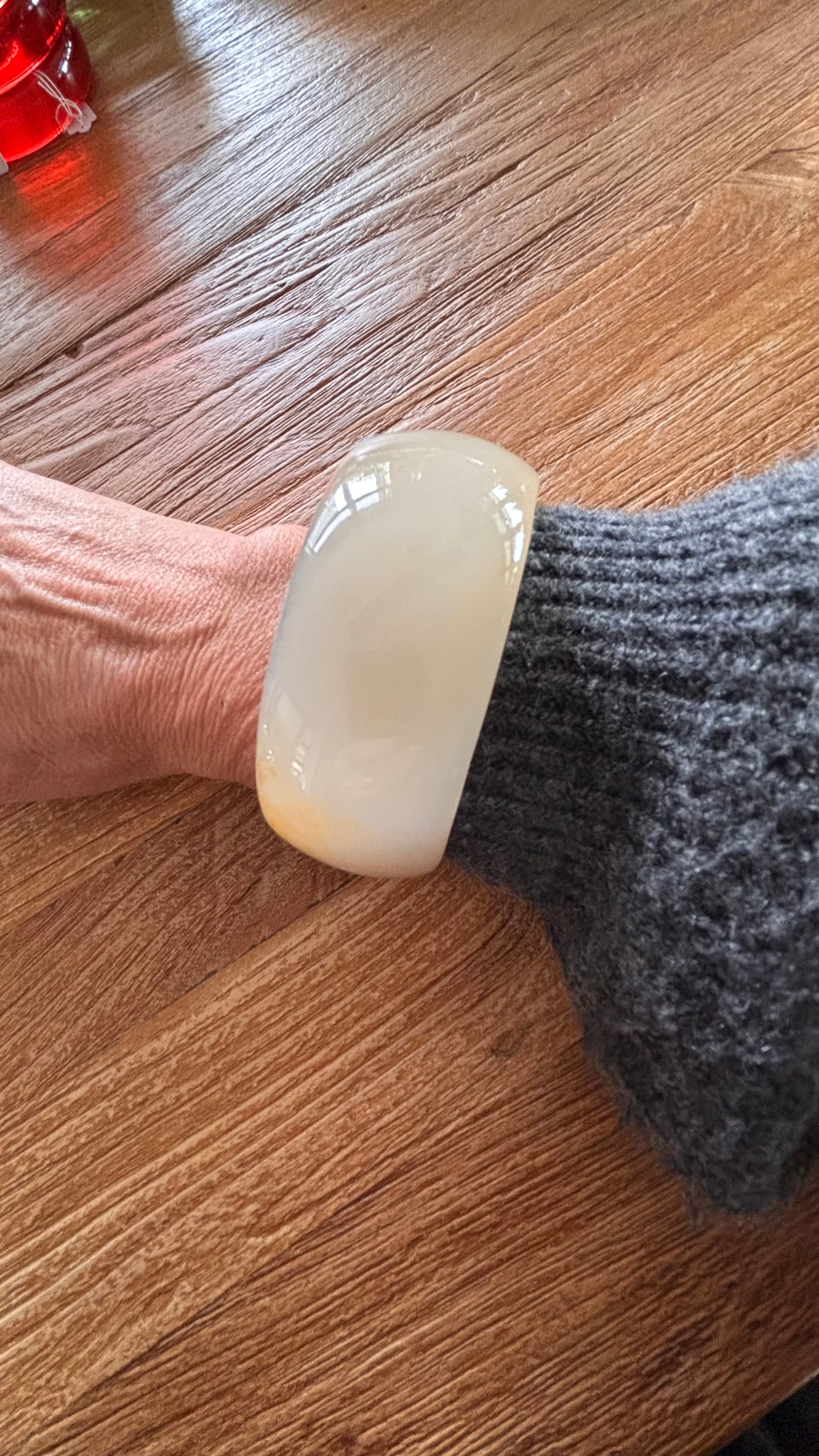 Ivoorkleur resin bangle