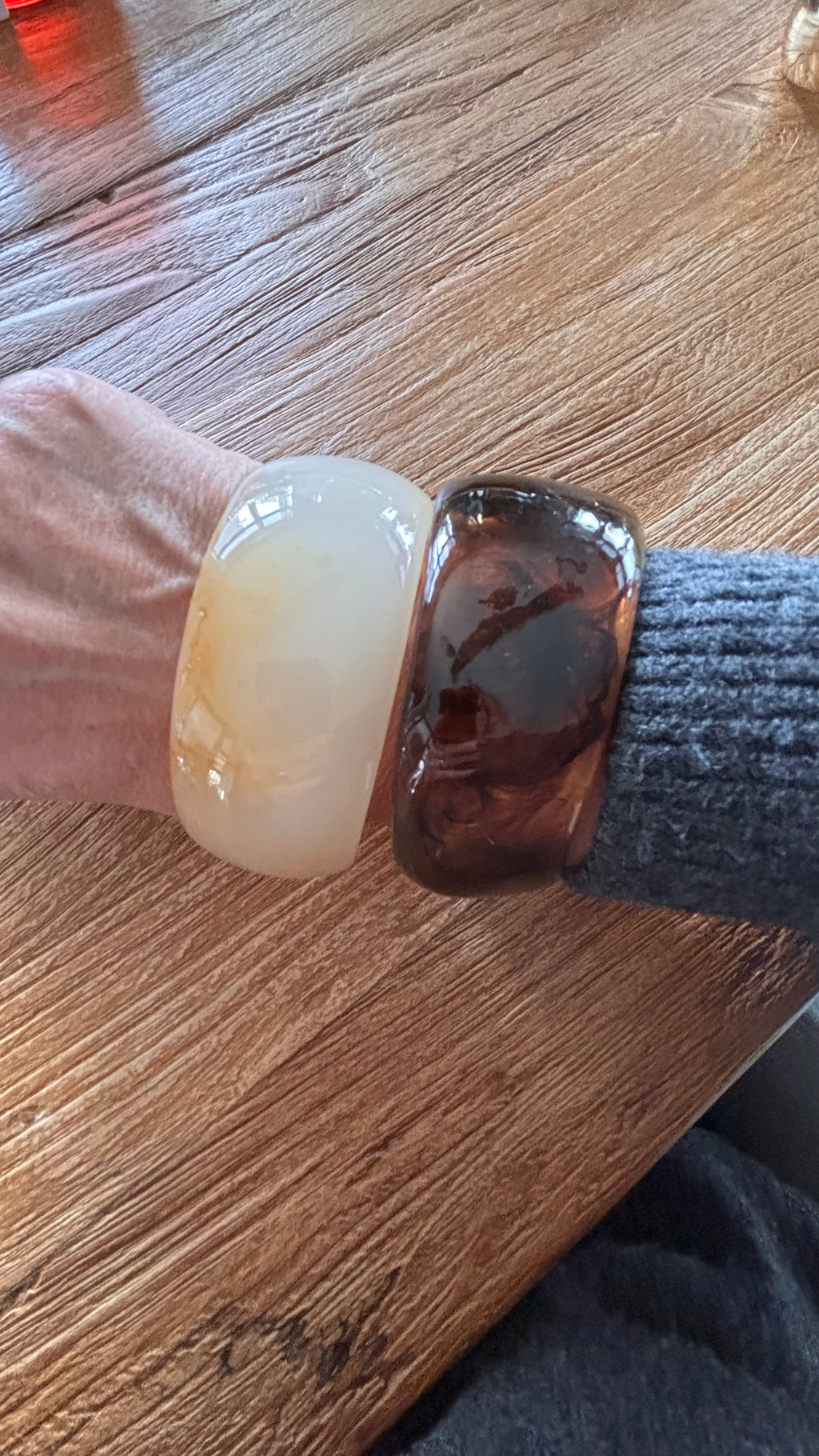 Ivoorkleur resin bangle