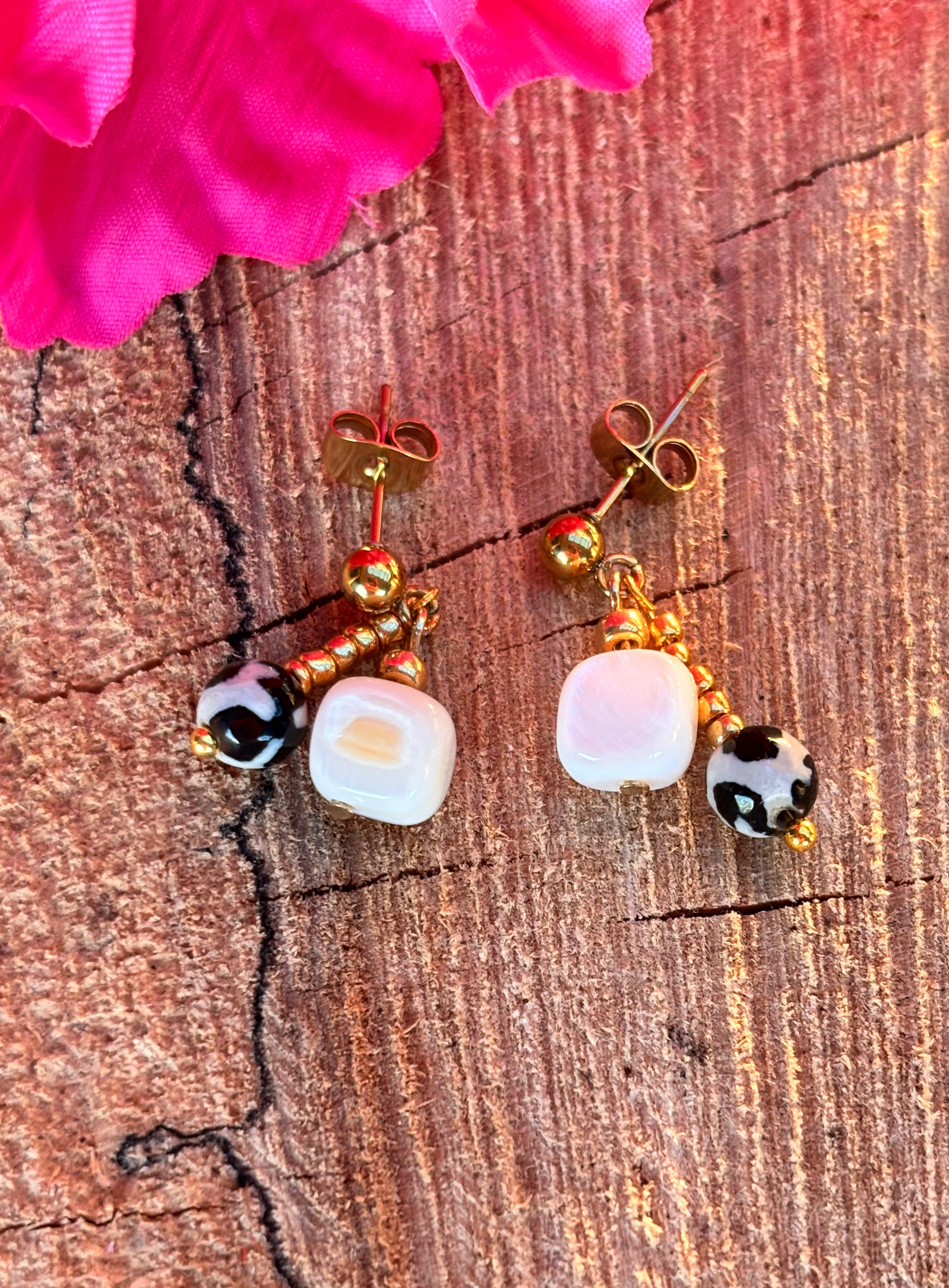 Oorbel black and white