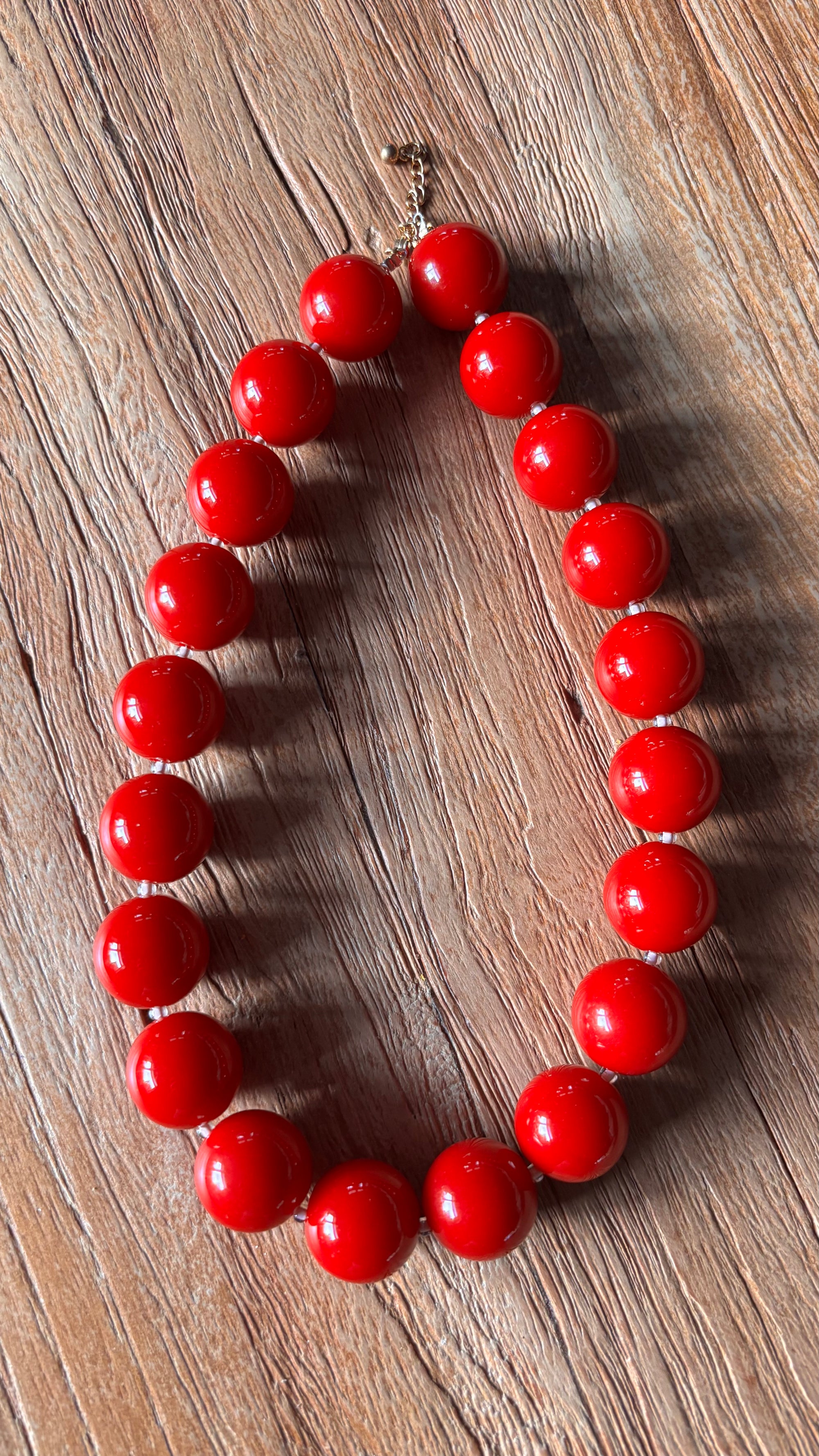 Candy cream red, korte ketting.