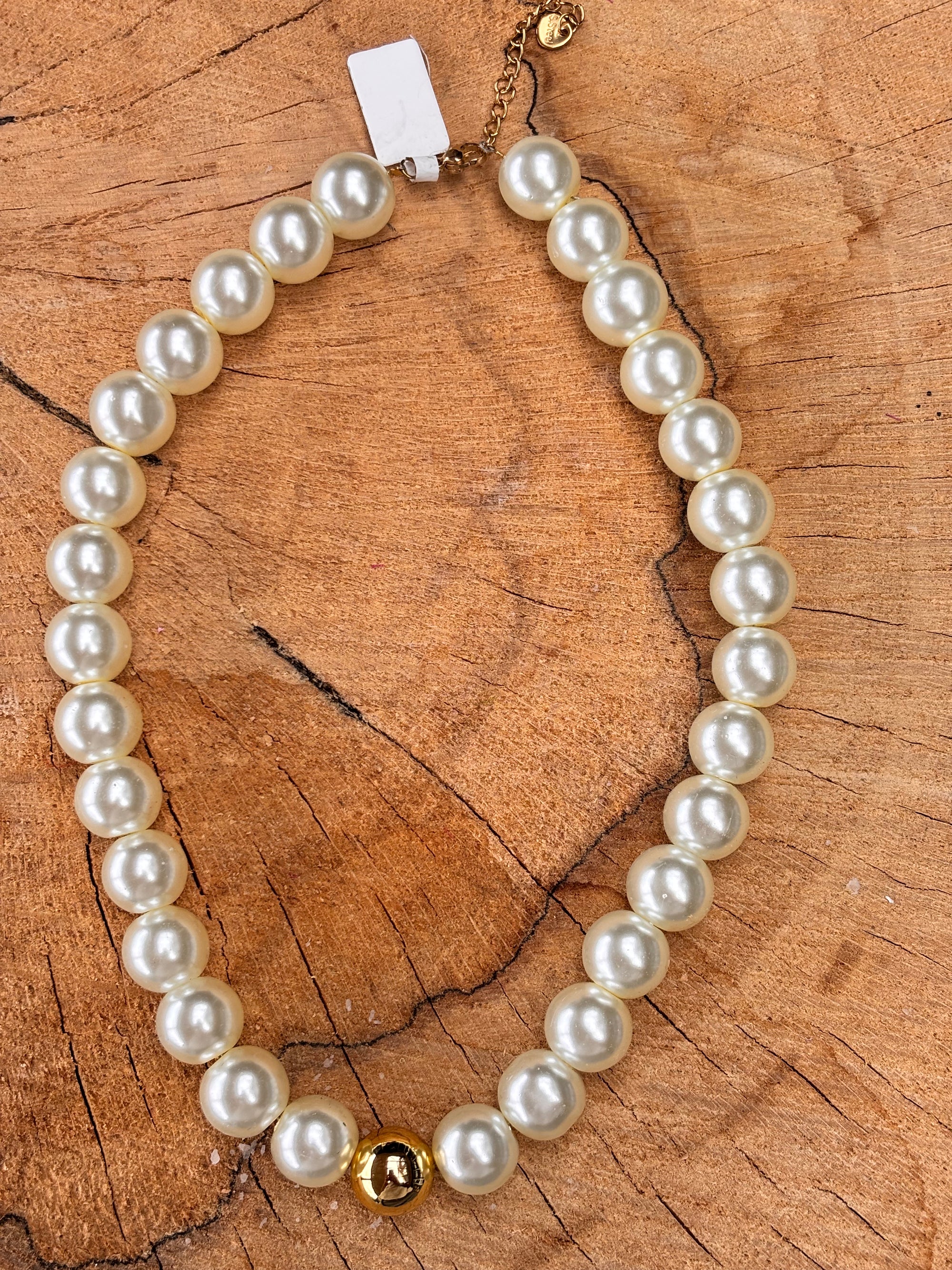 Kort parelsnoer met acryl goudkraal 14mm