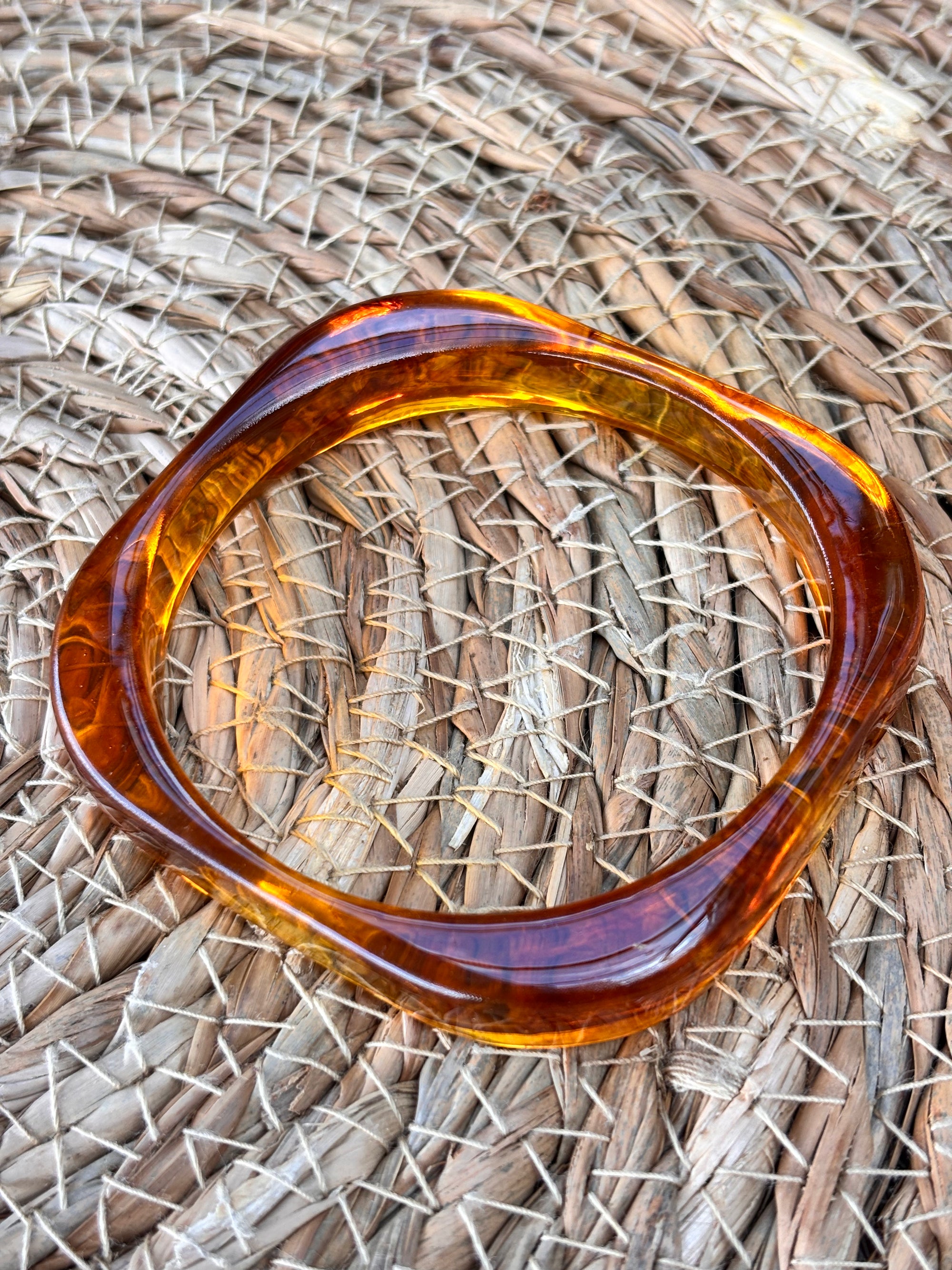 Trendy resin armband vierkant bruin