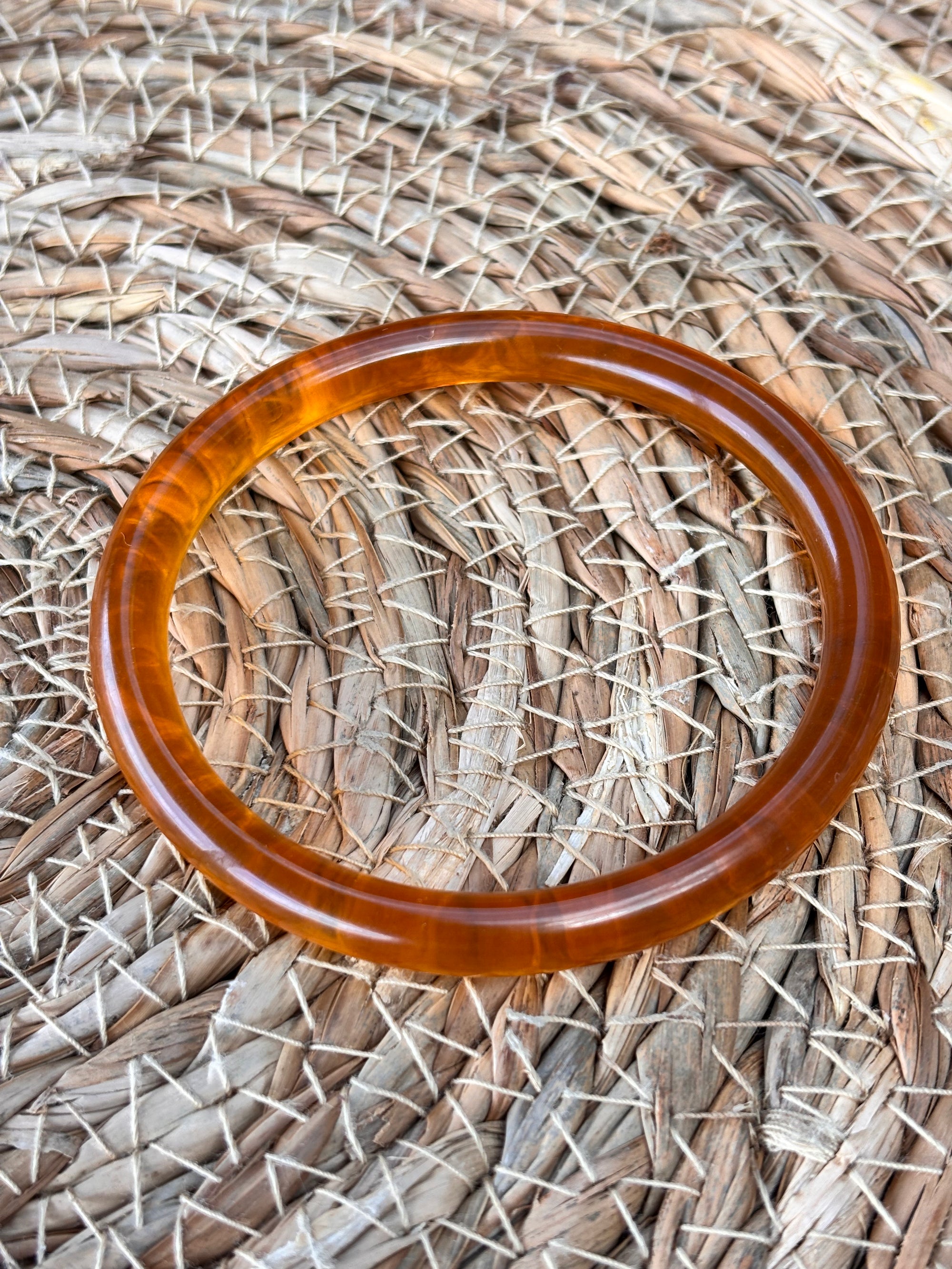 Trendy resin armband bruin