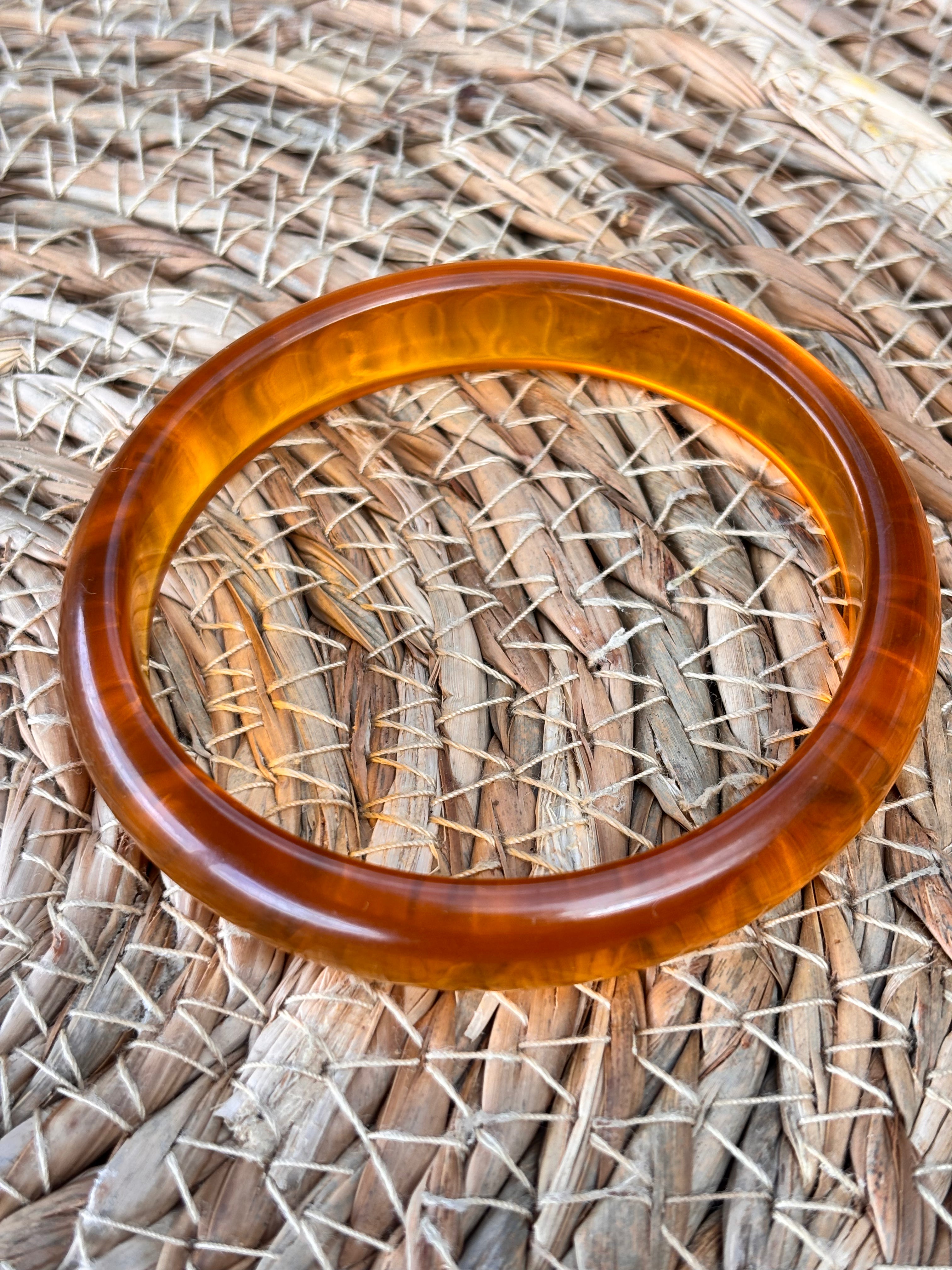 Trendy resin armband bruin