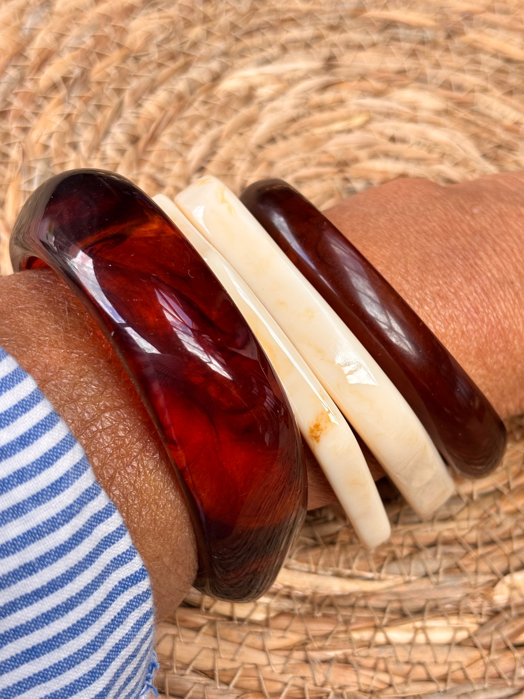 Trendy resin armband bruin