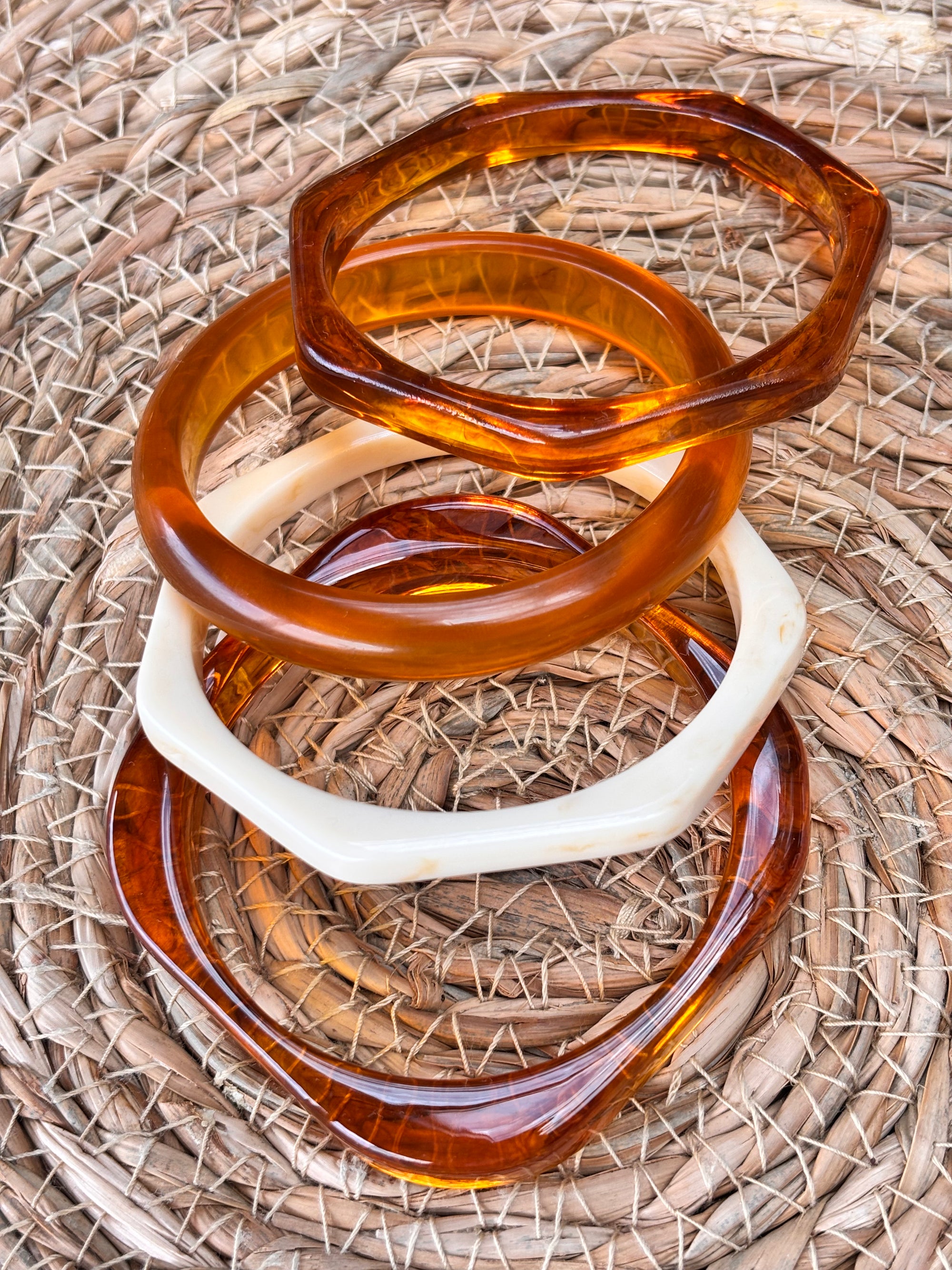 Trendy resin armband bruin