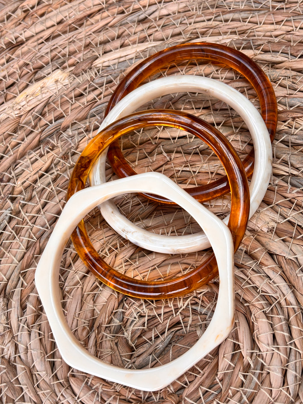 Trendy resin armband bruin