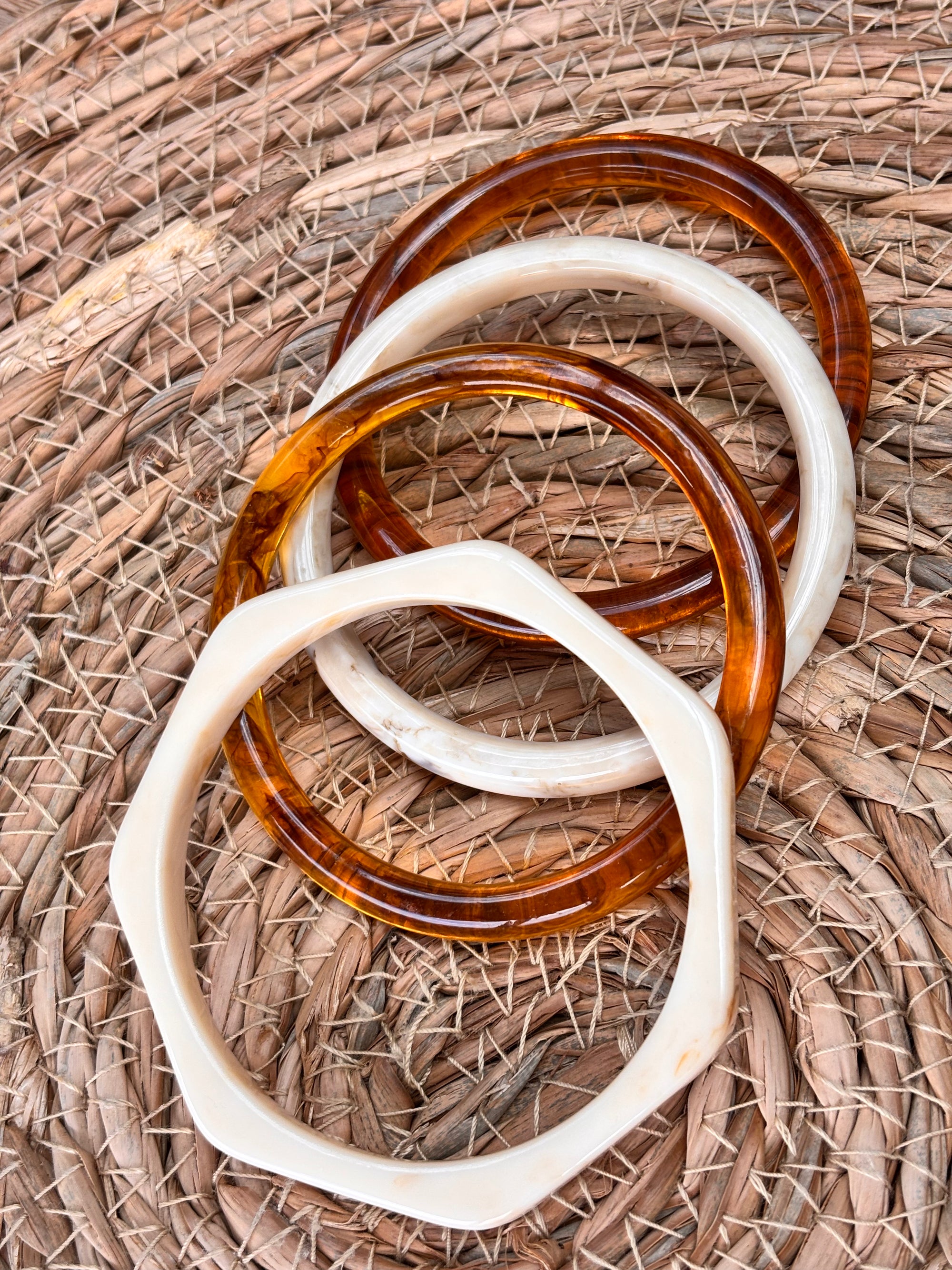 Trendy resin armband bruin